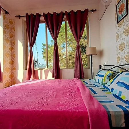 Gs Home On The Bay - Super Sea View Glass Studio Apartment Vagator Εξωτερικό φωτογραφία
