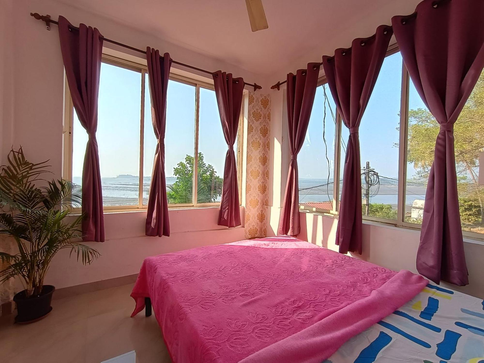 Gs Home On The Bay - Super Sea View Glass Studio Apartment Vagator Εξωτερικό φωτογραφία