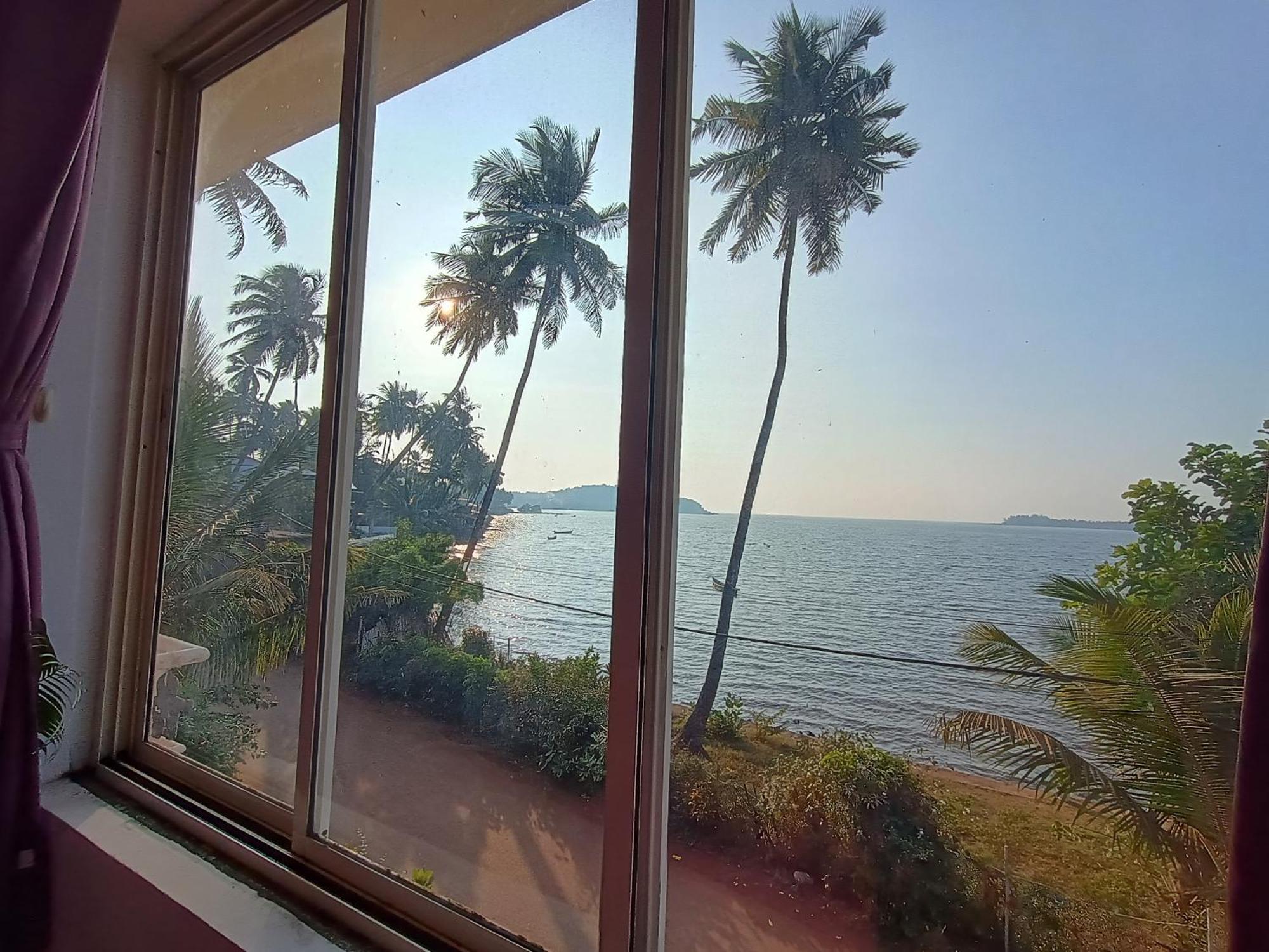 Gs Home On The Bay - Super Sea View Glass Studio Apartment Vagator Εξωτερικό φωτογραφία