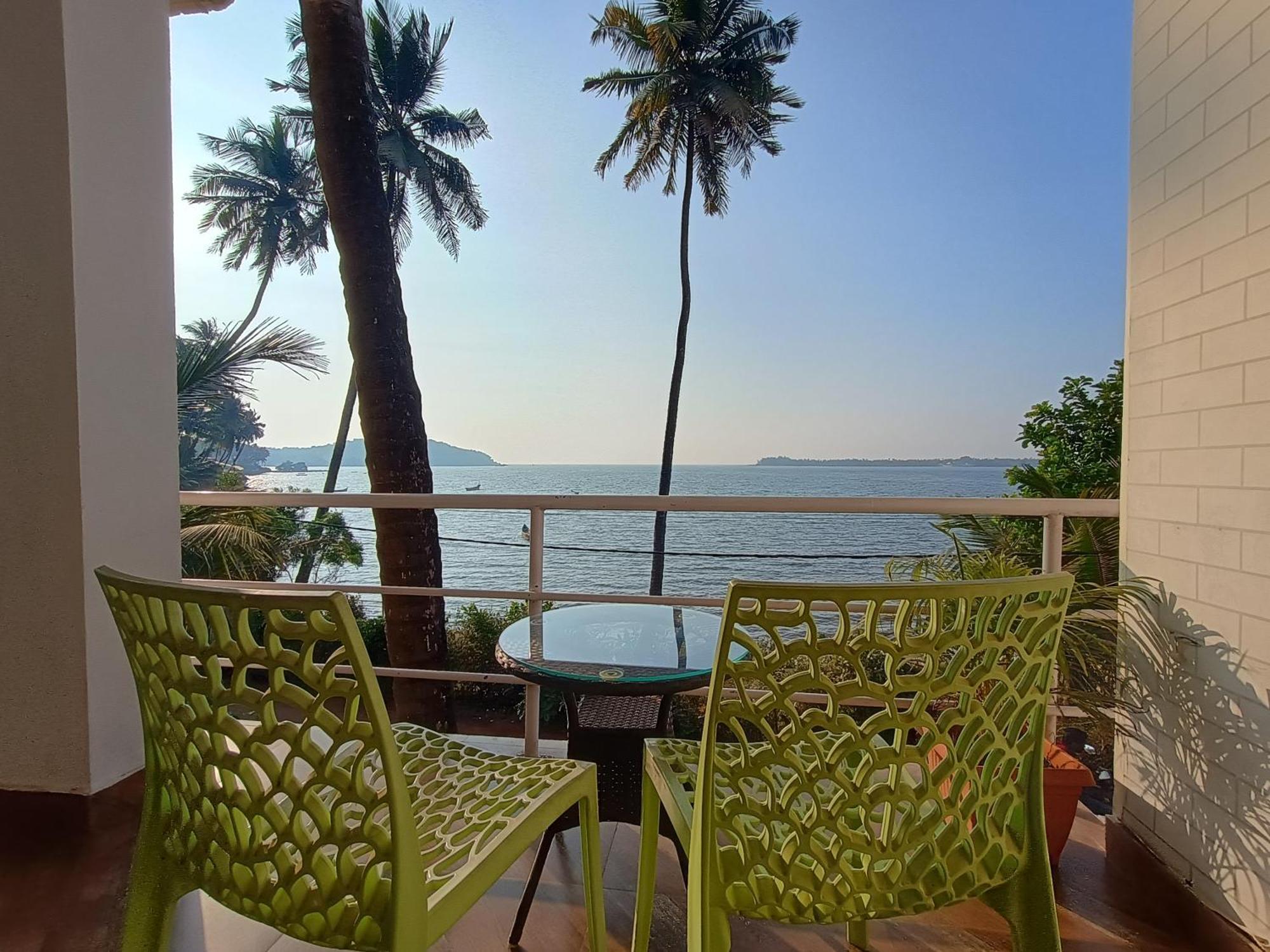 Gs Home On The Bay - Super Sea View Glass Studio Apartment Vagator Εξωτερικό φωτογραφία